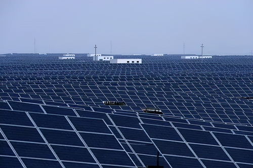 青海塔拉灘光伏發(fā)電站 發(fā)電量與太陽(yáng)能裝備銷售的共振效應(yīng)